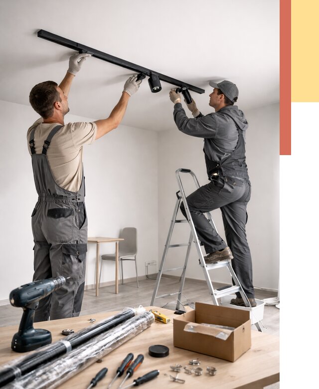 Установка трековых светильников в натяжной потолок в Электростали от 4255 руб. | ОТДЕЛОЧНИК-Элк